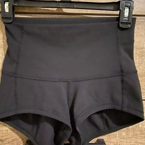 Lululemon size 2 black short shorts